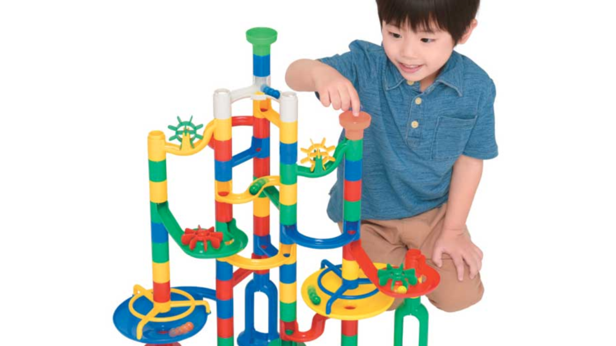 子どもが楽しみながら創造力を育てられる くみくみスロープ 知育玩具やおもちゃのサブスク レンタルはキッズ ラボラトリー